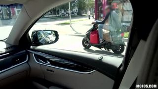 7192 Uma Jolie Shoplifting Rebel Fucks On The Run-2