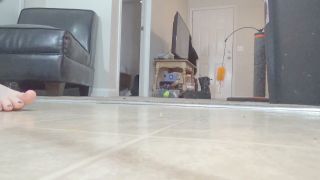 [K2S.CLUB] CurvyElvishGirl - Bare feet pacing- hard floors - HD 720P-1