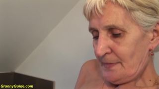 Fingering a 83 years old hairy mom Milf!-2