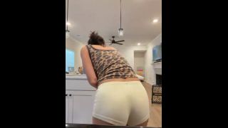 Sexy Natural Black BFFs Licking & Sucking Big Clits In Wild Lesbian Hookup Aali Kali Lesbian-7