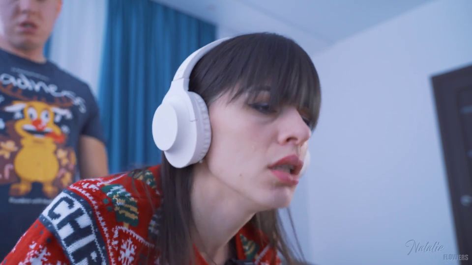 6262 Natalie Flowers - Gamer Girl Gets Anal Fucked While She ...