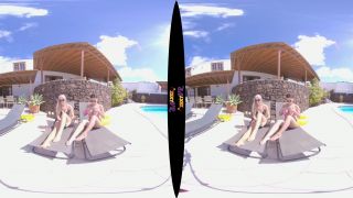 Creaming Up - Amelia B & Paige - virtual reality - virtual reality -0