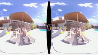 Creaming Up - Amelia B & Paige - virtual reality - virtual reality -7