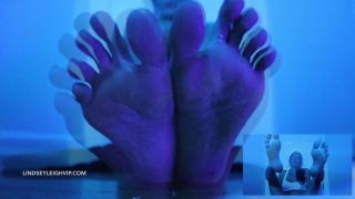 xxx video clip 47 Lindsey Leigh - Entrancing Toes | foot | fetish porn neck brace fetish-4