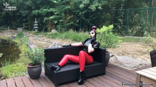 Latex Trying A New Mask From Bea Miersch.-5