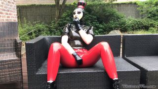 Latex Trying A New Mask From Bea Miersch.-8