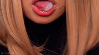 Video CLOSE UP Super Horny BLOWJOB from CUTE BLONDE on the first DA...-8