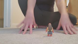 Giantess' Seductive Game of Cat and Mouse-1