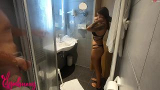 Gymbunny - Beim Duschen ueberrascht - Voyeur Blowjob , real amateur swingers on amateur porn -1