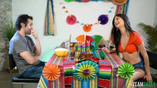 Eliza Ibarra Spicy Wings Challenge! Must-See Adult Fun-1