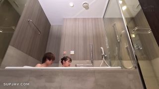 Reducing Mosaic HMRK-040 【積極奉仕でヌイてくるパイパン美女】手マンですぐ潮吹いちゃう敏感ボディ！入浴後はイチャ甘なハメ撮り開始！おもちゃでクリ刺激&正常位で膣奥ピストン！中出し後に即二回戦しちゃう濃密セックスタイム！！【モテ女の本音】-5
