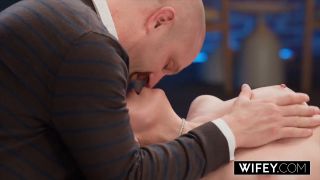 Sierra Spunk - WIFEY Sexy Hotwife Sierra Spunk Gets a Massive BBC Creampie As Hubby Cheers Her On-2