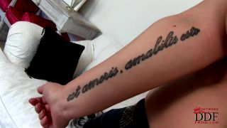 Hot newcomer shows  everything-5