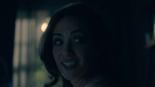 Levy Tran, Kate Siegel - The haunting of hill house s01e01-03 (2018) HD 1080p!!!-7