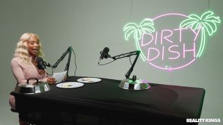 Kelsi monroe, sarai minx - dirty dish - kelsi monroe - MILF-4