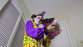 Kitzi Klown - Unaware giantess-2