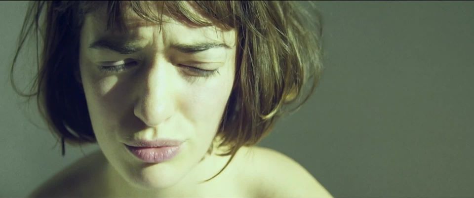 Olya Zueva, Melissa Saint-Amand – Trash Can on the Left (2015) HD 1080p - (Celebrity porn)