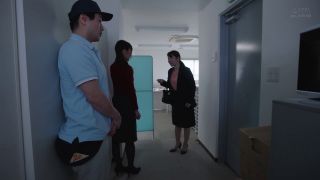 FHD MOON-026 股割れTバックを履いた美人OLは5分しかない休憩時間にスカートもストッキングも脱がず社内で即ハメ不倫中出しSEXを楽しむ 水川潤-1