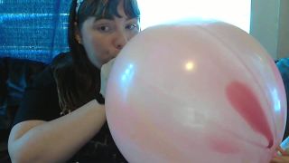 SmokingBigBalloonsHD.wmv-1