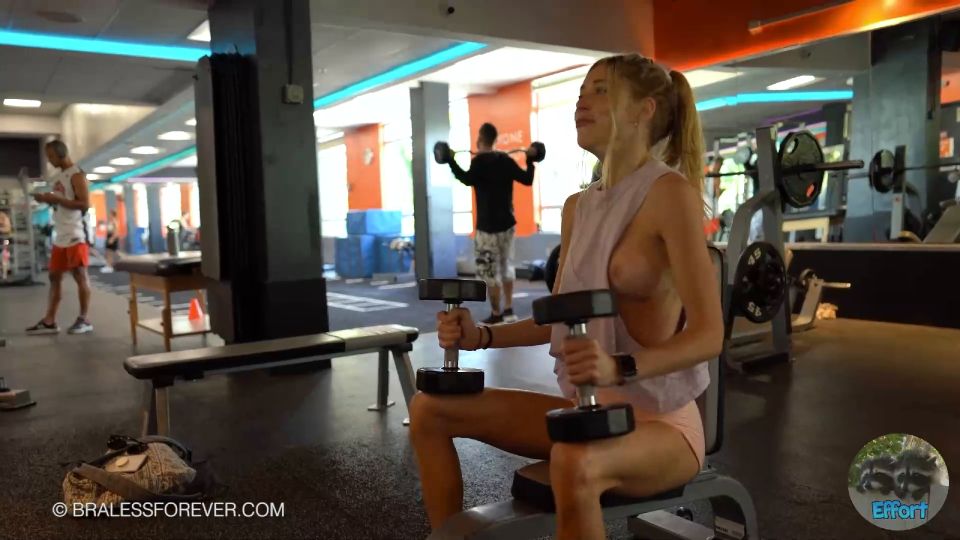 Strawberry Shan Workout With Tits Flashing (Amateur porn)