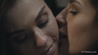 Viv thomas with lexi dona & sabrisse in melody of my heart-1