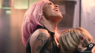 Aiden Ashley & TS FoxxyMUSES: TS Foxxy Sex Online Porn Fu...-3