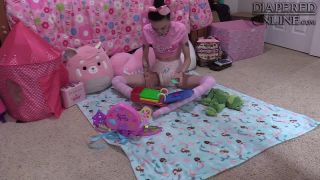 Diaperedonline2Samara Samara Playing in Nursery (1)-1