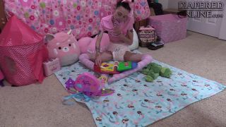 Diaperedonline2Samara Samara Playing in Nursery (1)-2