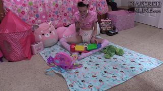 Diaperedonline2Samara Samara Playing in Nursery (1)-3