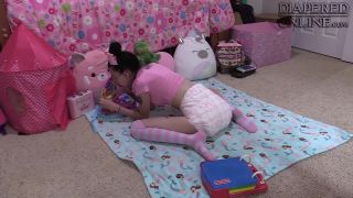 Diaperedonline2Samara Samara Playing in Nursery (1)-6