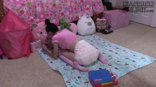 Diaperedonline2Samara Samara Playing in Nursery (1)-7