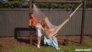 Video Nosy Neighbor Hammock Shaker Part 1  : Aria Kai 1080p FullHD-2