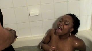 FrenchPee FP Ebony 640x480 2400kbps clip01 (mp4)-4
