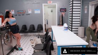 MODERNDAY SINS  MILF Jennifer White Almost Caught Getting CREAMPIED By.-2