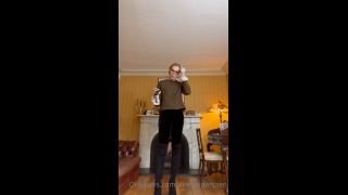 Ariel Anderssen OnlyFans 0han1dm3c9d6u2dbn9qix source-1