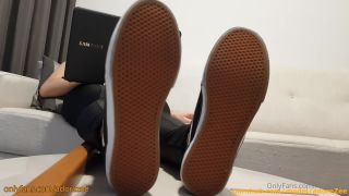 AdoreZee 2021-05-312098811772 Foot-1