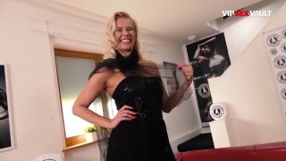 Cumshot Gorgeous Blonde Fucked to Orgasm by Casting Agent-1