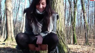 Young-Devotion - Mein erstes mal Outdoor gepisst-6