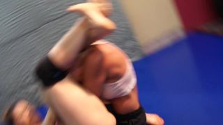 Sheena vs Orsi B: Hungarian Amazons-1