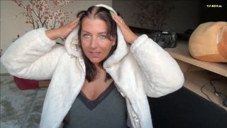Nina - Nice - Megaflauschig - Fleecejacken Dirty Talk und Abspritz - Wichscountdown 1080P - Germany-3