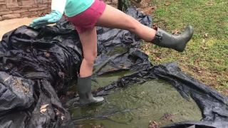 M@nyV1ds - BuddahsPlayground - Cleaning Outdoors in Rain Boots-9