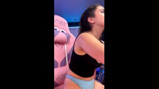 Violet Brandani wnHCW0pc0LHrHgG4WUq89nS0yuh8D9jb-5