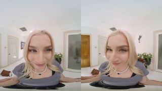 Blowjob Watch Emma Rosie Go From Bossy To Bouncy, Unleashing Her Passion-1