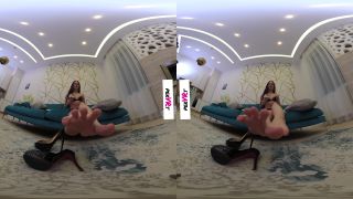 [VR] Worship My Feet-6