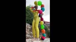 FetiliciousFans SiteRipPt 1Inflatable Wig Fun-9