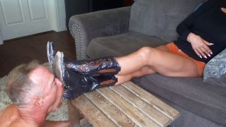 WORLD GODDESS: "GODDESS ZEPHY - MY BF SAID YOU HAVE TO CLEAN MY COWGIRL BOOTS! - CUSTOM CLIP" (1080 HD) (2025)-0