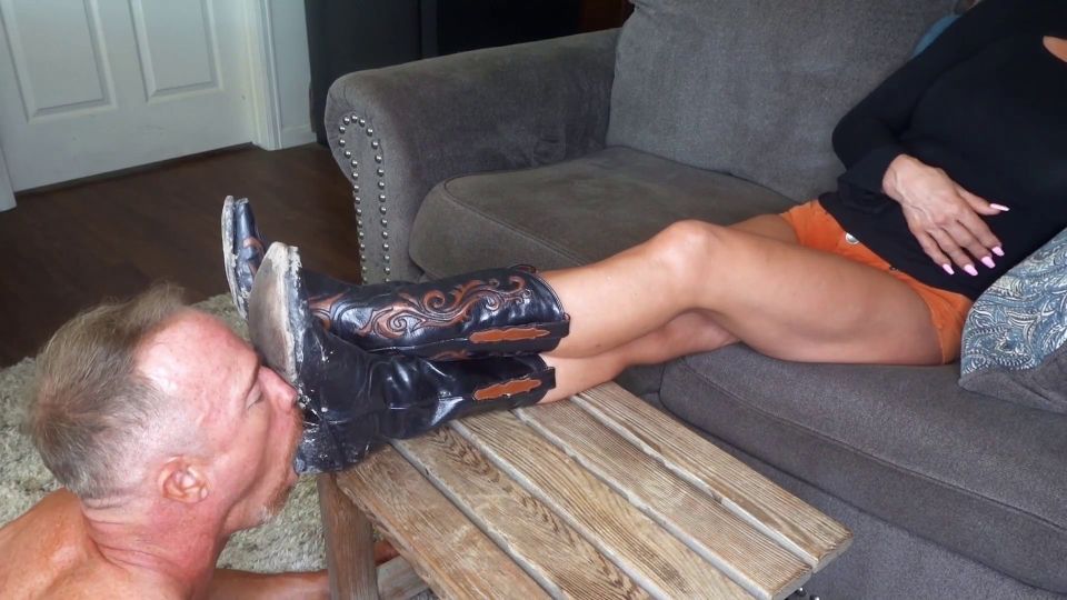 WORLD GODDESS: "GODDESS ZEPHY - MY BF SAID YOU HAVE TO CLEAN MY COWGIRL BOOTS! - CUSTOM CLIP" (1080 HD) (2025)