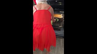 MILF Porn foxyfitgilf – 2024-12-24 Summer’s world famous Christmas Crack Enjoy watching me make this for you in-4