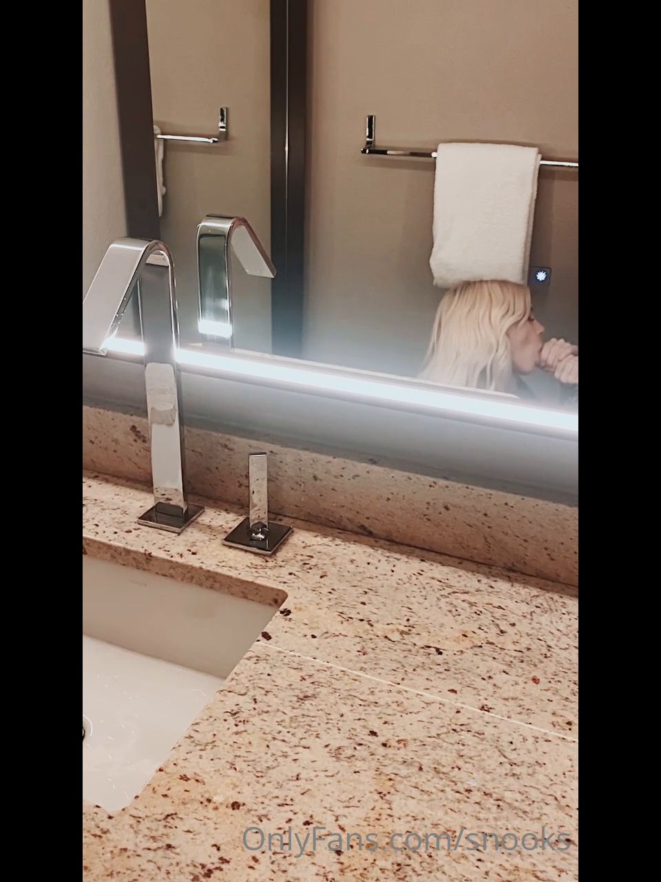 Victoria Snooks (snooks) I Gets Fucked In a Hotel Room Onlyfans (Amateur porn)
