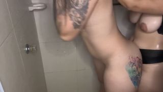 Una Ducha Lesbica Termino En Una Follada Deliciosa.-9